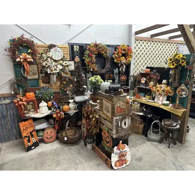 Booth 33 currently occupied by consignor RE018