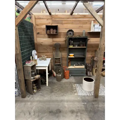 Booth 42 currently occupied by consignor DO023