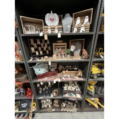 Booth 77 currently occupied by consignor SI072