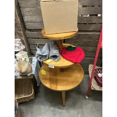 3 tier amish made stand glossy finish