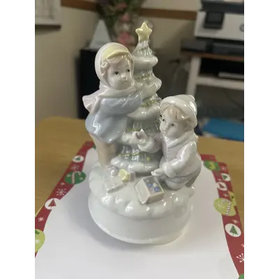 vtg porcelain music box tree decorating plays Hark the herald