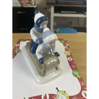 porcelana de cuernevaca sledding  1992 Vintage