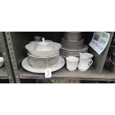 Mikasa 45 piece dining set