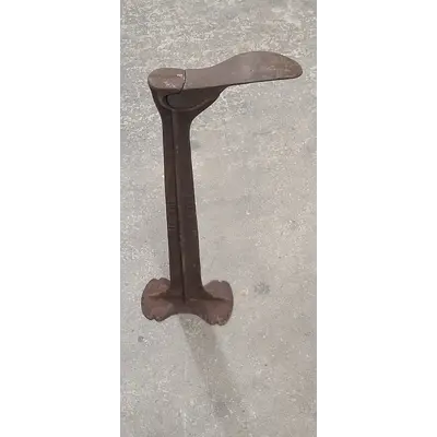 Antique Cobblers Shoe Holder Big Boy Warranted