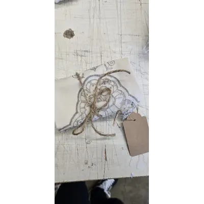 Set of 2 Tea Towels Eyelet Floral Design Beige