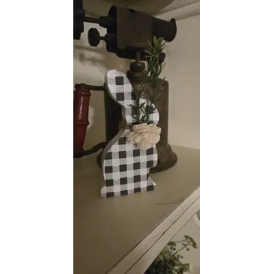 Black White Buffalo Check Bunny Sitter w Wood Flower