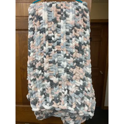 Super Chunky Blanket - Silver Lining variegated