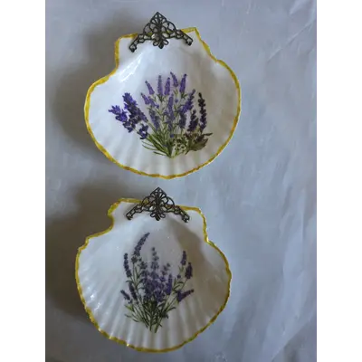 Seashell trinket/jewelry tray- lavender w filagree