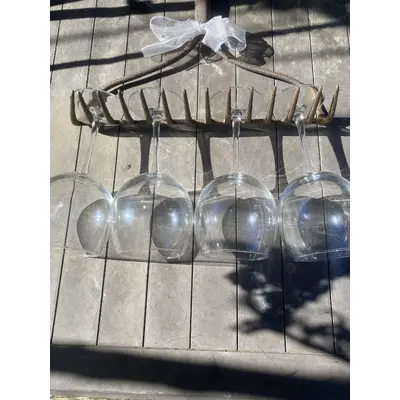 Rake wine glass holder