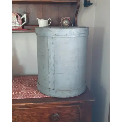 Lg. Blue wood box with lid