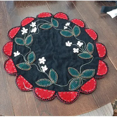 Round wool center piece