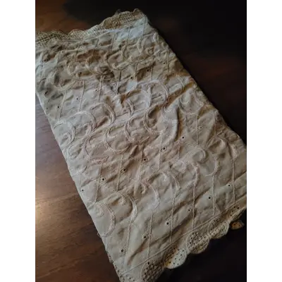 Primitive grungy runner