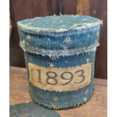 Small primitive sewing/pantry box