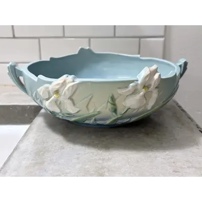 Roseville fruit bowl Iris