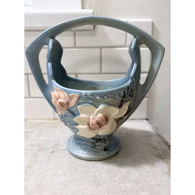 Roseville basket blue Magnolia