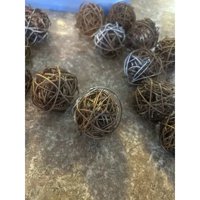 Grapevine Balls (16)