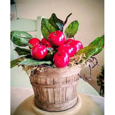 Small Farmhouse Apple Basket kw