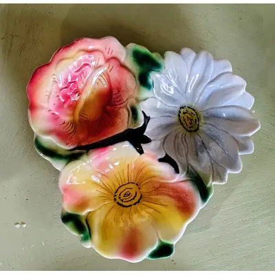 Vintage Italy Majolica Tri-flower Dish kw