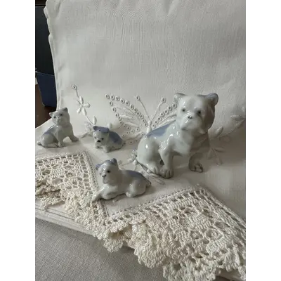 Vintage Bulldog with puppies